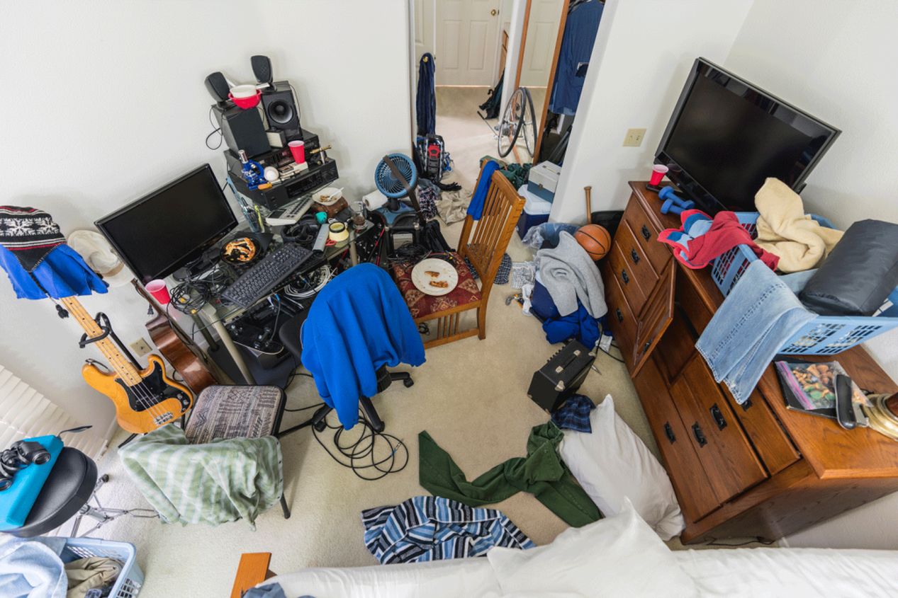 6 Signs Clutter Has Taken Over Your Home