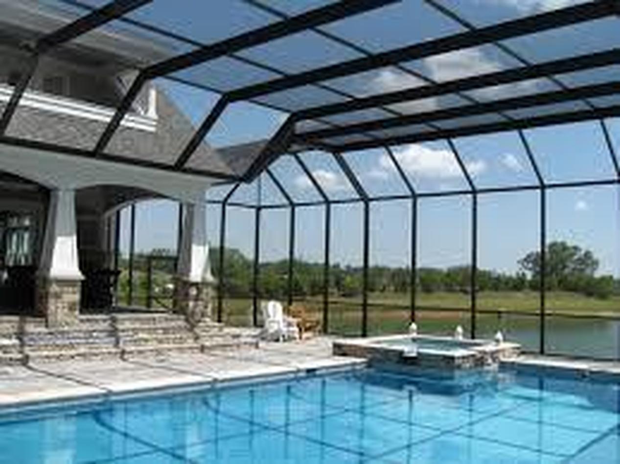Pros and Cons of Swimming Pools Enclosures.