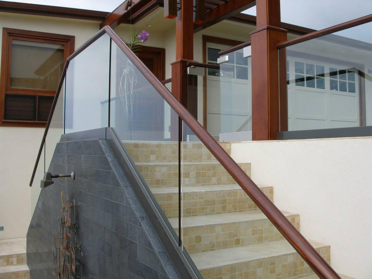 staircase Railings | Miracle Glass