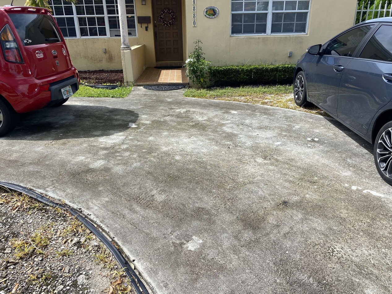 Driveway Concrete Pressure Cleaning