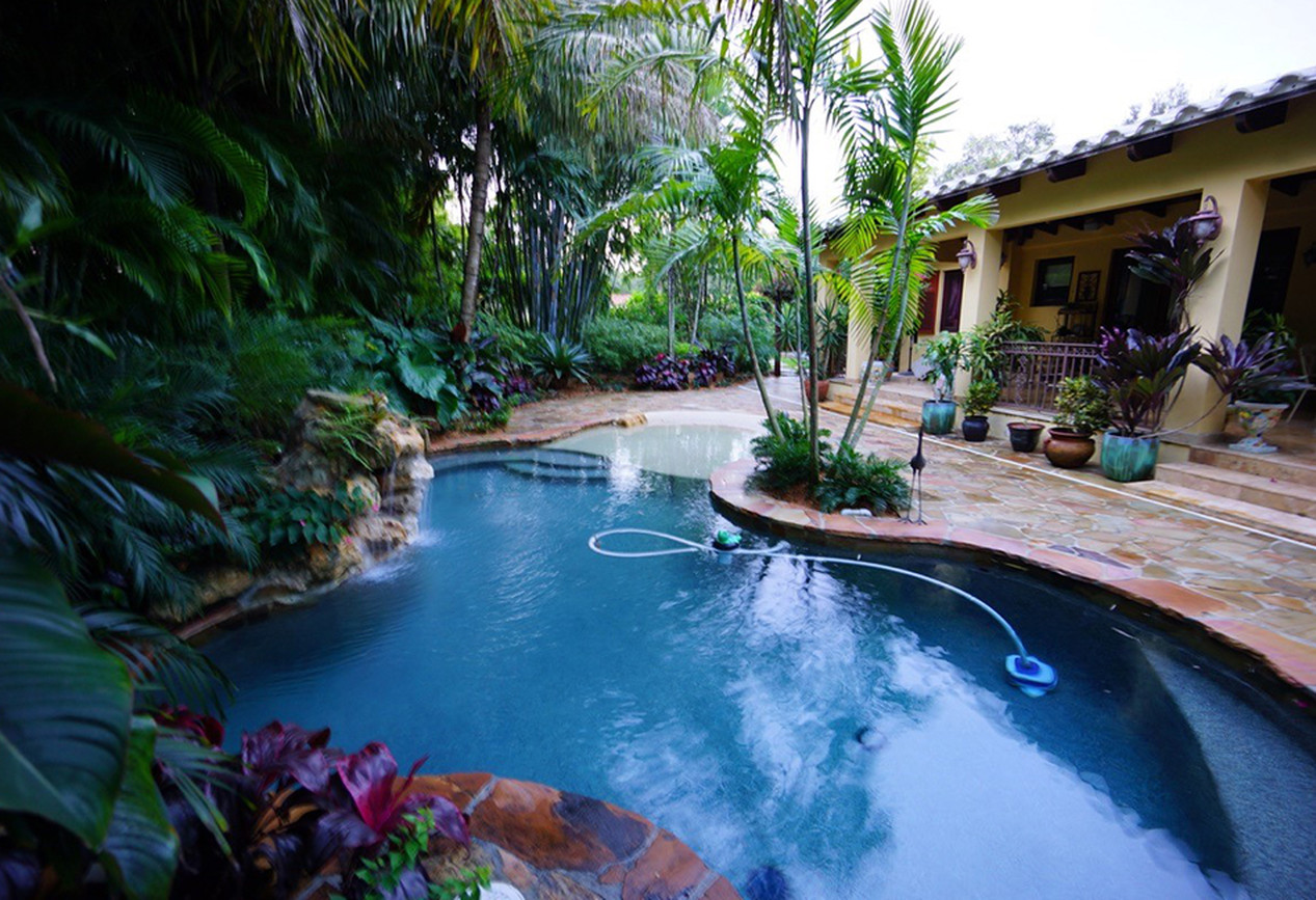 Pool & Patio Landscaping